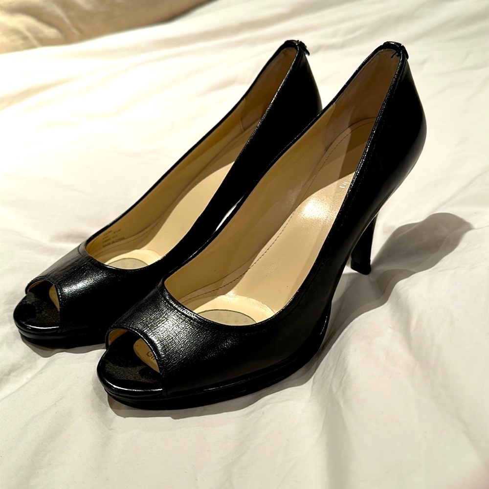 Calvin Klein 2.5-3inch black leather peep toe heels. Size 8.5